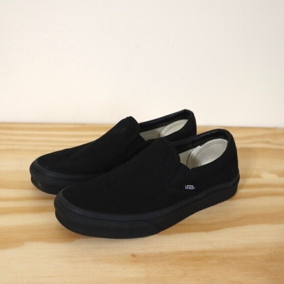 Vans Black on Black Sneakers Canvas Low Tops M5 W6.5 - Picture 4 of 8